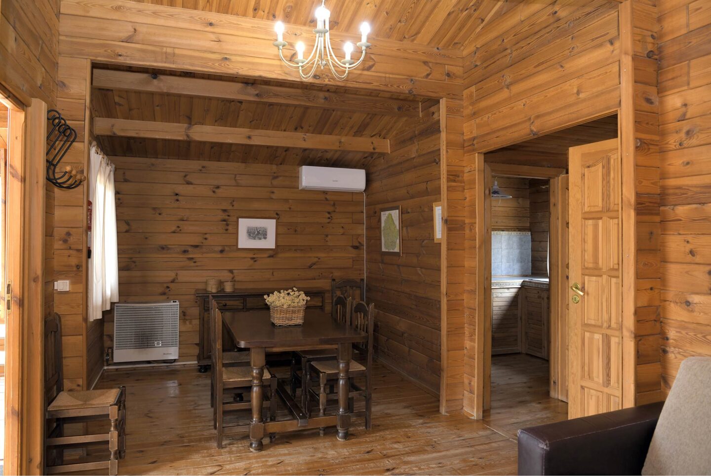 interior de la casa de madera