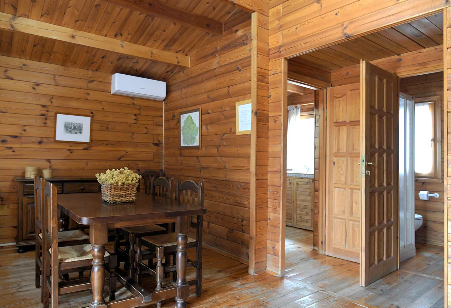 interior de la casa de madera